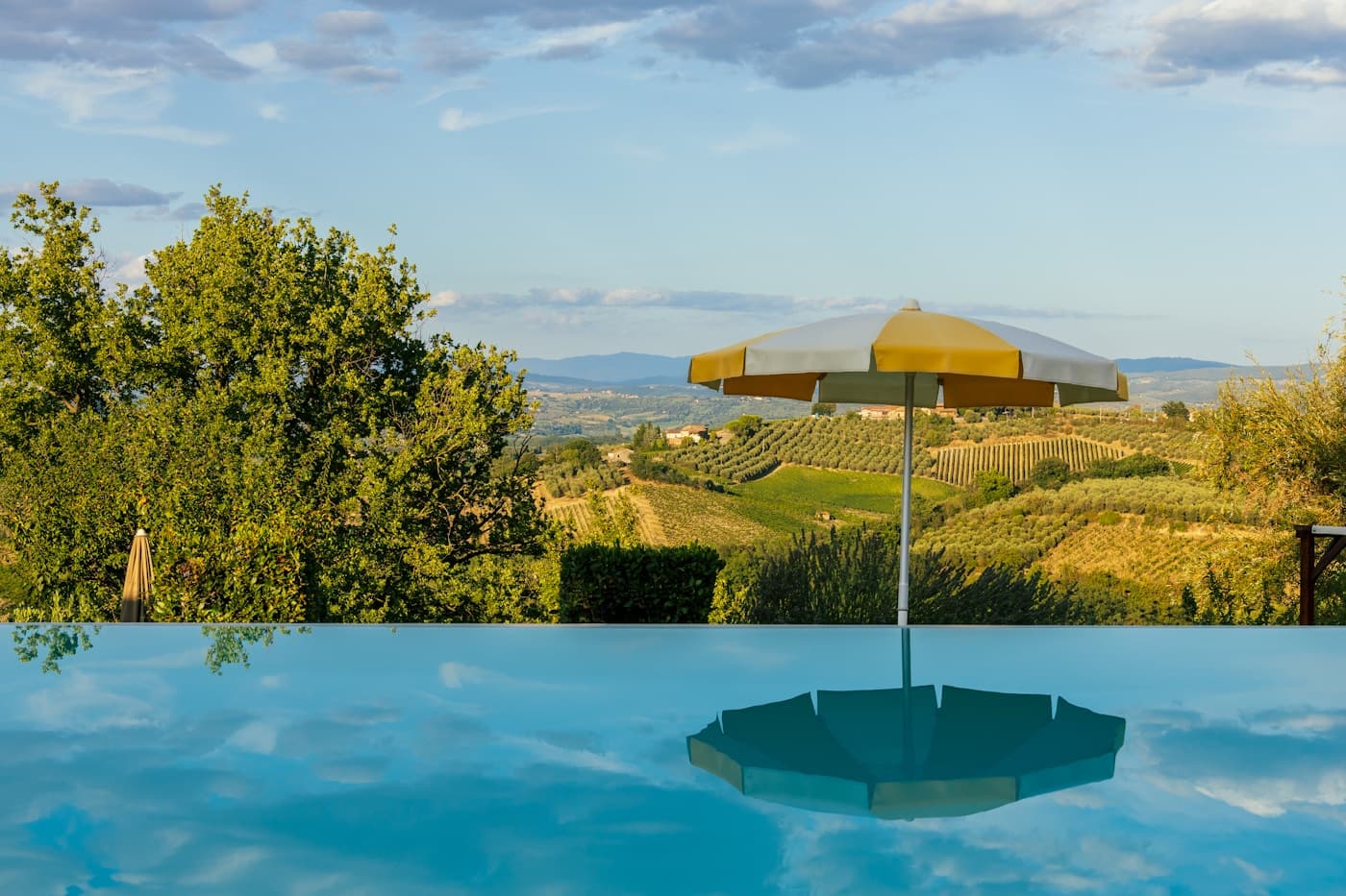 Villa toscane avec piscine à débordement et vignoble